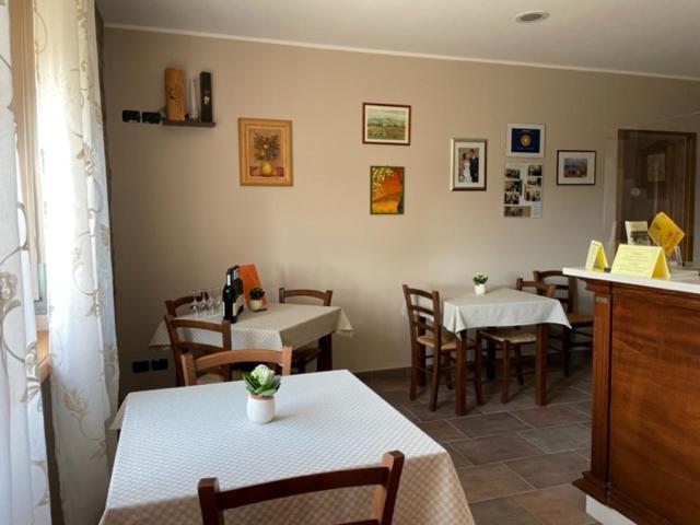 Agriturismo Finestre Di Langa Trezzo Tinella Exterior photo